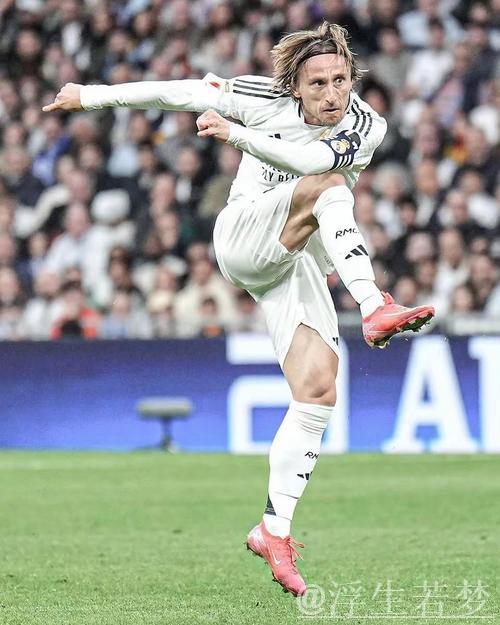 莫德里奇&罗德里戈连线破门庆祝：挺进半决赛！